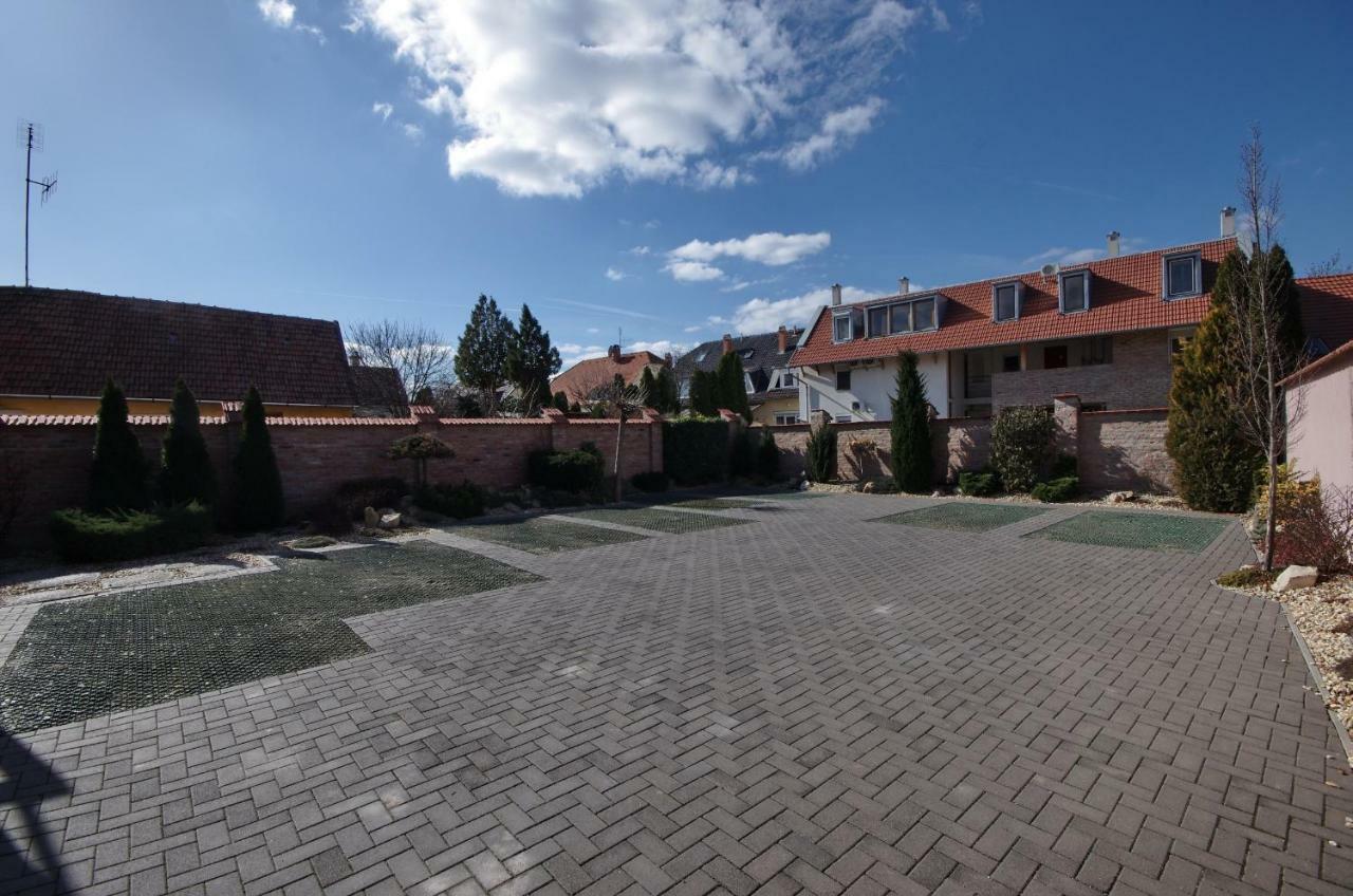 Royal Residence Apartments Gyula Exteriör bild