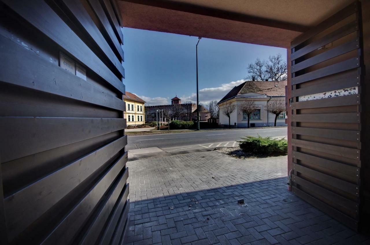 Royal Residence Apartments Gyula Exteriör bild